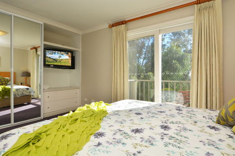 Villa 3br Chianti Villa Located Within Cypress Lakes Resort - Accommodation NT 12
