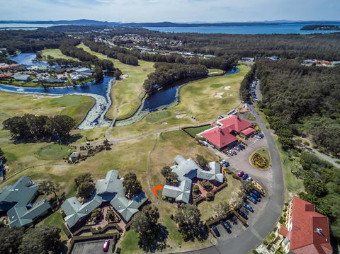 Condo 105 @ Horizons Golf Resort - Salamander Bay NSW - NT Tourism 7