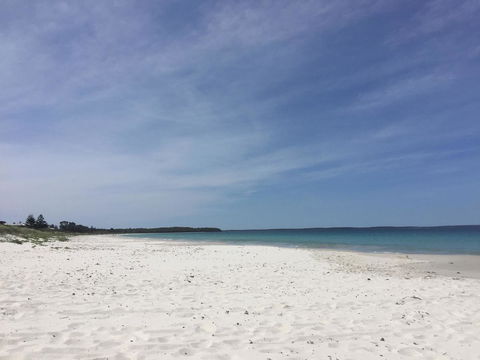 Hayes Beach House I Award Winner I 4 Mins To Beach - Accommodation NT 23
