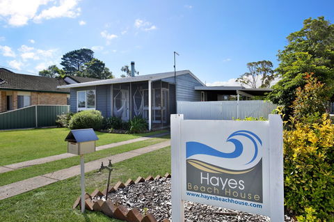 Hayes Beach House I Award Winner I 4 Mins To Beach - Accommodation NT 22