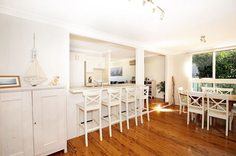 Hayes Beach House I Award Winner I 4 Mins To Beach - Accommodation NT 11