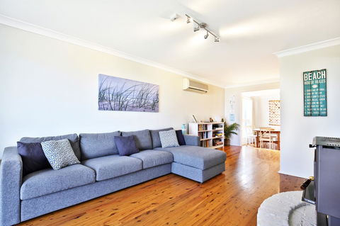 Hayes Beach House I Award Winner I 4 Mins To Beach - Accommodation NT 9