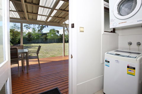 Hayes Beach House I Award Winner I 4 Mins To Beach - Accommodation NT 15