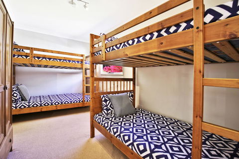 Hayes Beach House I Award Winner I 4 Mins To Beach - Accommodation NT 10