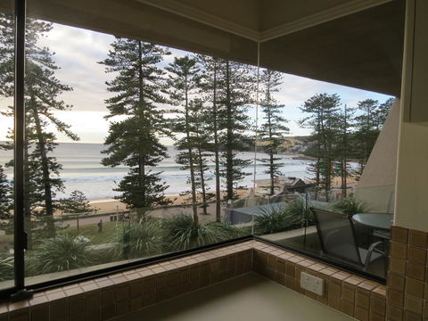 Manly Paradise Motel & Apartments - Accommodation NT 36