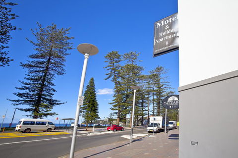 Manly Paradise Motel & Apartments - Accommodation NT 18