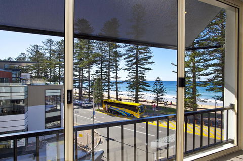 Manly Paradise Motel & Apartments - Accommodation NT 4