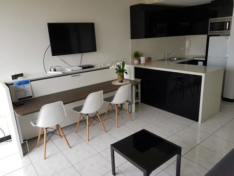 Manly Central Executive - Accommodation NT 8