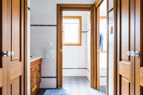 Ambience - Accommodation NT 18
