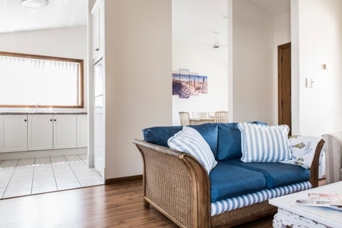 Ambience - Accommodation NT 8