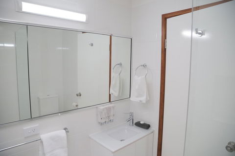 Sapphire Waters Motor Inn - Accommodation NT 32