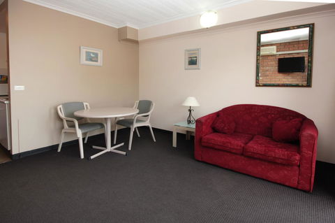 Sapphire Waters Motor Inn - Accommodation NT 13