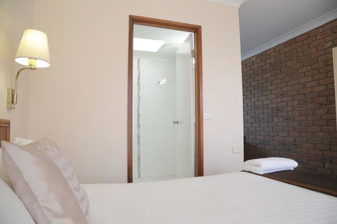 Sapphire Waters Motor Inn - Accommodation NT 31