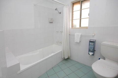 Sapphire Waters Motor Inn - Accommodation NT 18