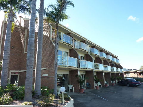 Sapphire Waters Motor Inn - Accommodation NT 34