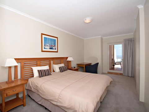 Messines Street, Breakwater Apartment, 104 - NT Tourism 5
