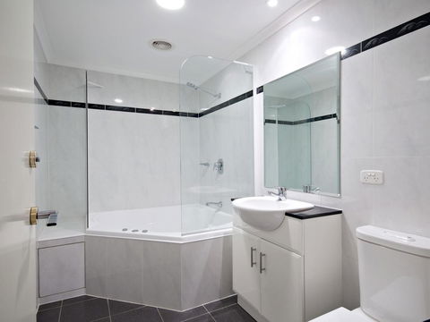 Messines Street, Breakwater Apartment, 104 - NT Tourism 9