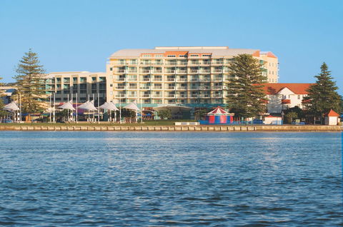 Oaks The Entrance Waterfront Suites - Accommodation NT 9