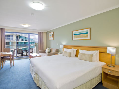 Oaks The Entrance Waterfront Suites - Accommodation NT 10