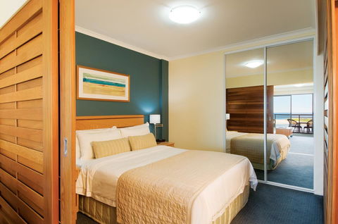 Oaks The Entrance Waterfront Suites - Accommodation NT 3