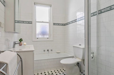 Oversized 2 Bedroom Manly Beach House - Accommodation NT 8