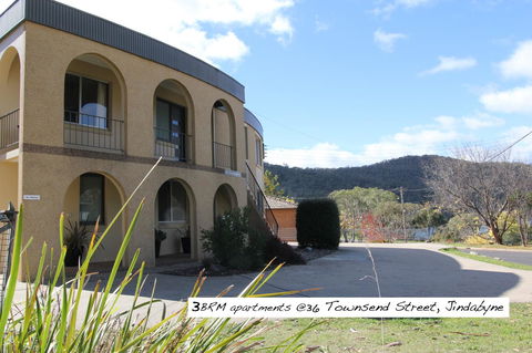 Full Circle Apartments - Accommodation NT 12