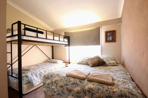Full Circle Apartments - Accommodation NT 4