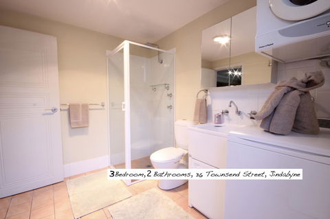 Full Circle Apartments - Accommodation NT 14