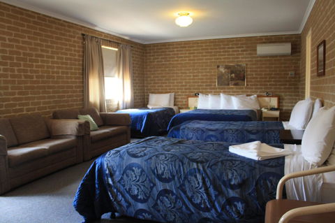 Grand Manor Motor Inn - Accommodation NT 1