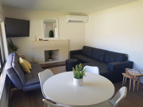 Golden Hill Cottage - Accommodation NT 9