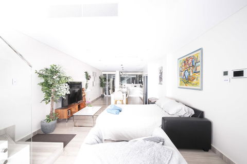 Luxury Villa Darlington - Vine - Accommodation NT 42