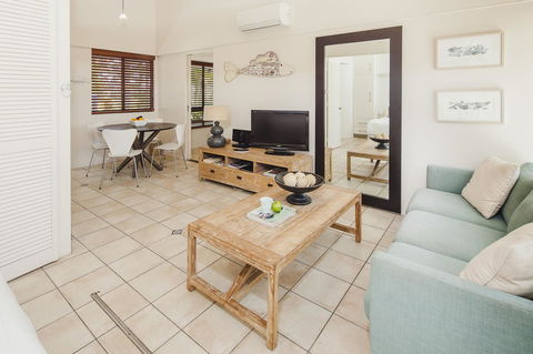 Julians Apartments - Accommodation NT 17