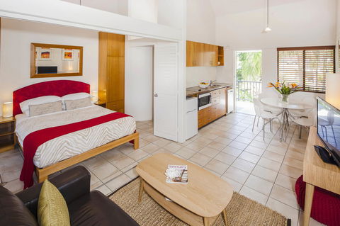 Julians Apartments - Accommodation NT 21