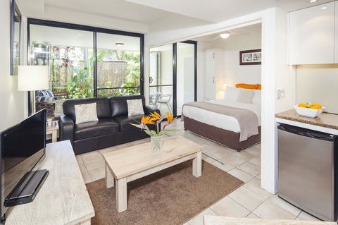 Julians Apartments - Accommodation NT 35