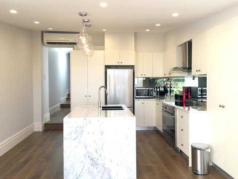 Luxury House In Bondi Junction - Accommodation NT 2