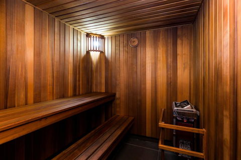 Nobbs Â· Executive 2 Storey Sydney Apartment With Pool - Accommodation NT 14