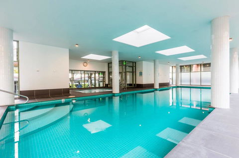 Nobbs Â· Executive 2 Storey Sydney Apartment With Pool - Accommodation NT 13