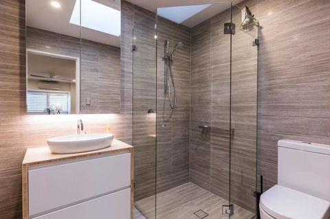 Nobbs Â· Executive 2 Storey Sydney Apartment With Pool - Accommodation NT 7