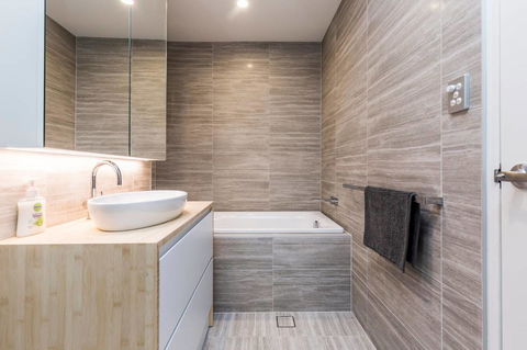 Nobbs Â· Executive 2 Storey Sydney Apartment With Pool - Accommodation NT 8