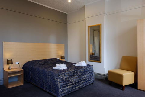 Royal Exhibition Hotel - Accommodation NT 12