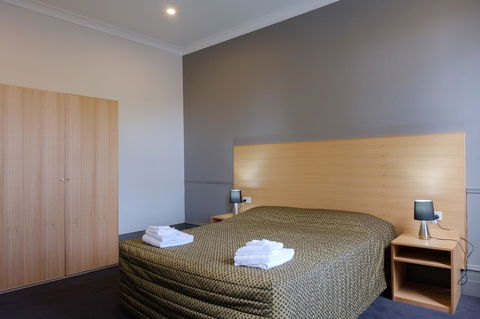 Royal Exhibition Hotel - Accommodation NT 14