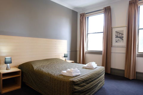 Royal Exhibition Hotel - Accommodation NT 15