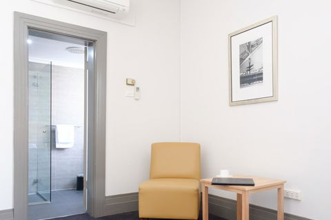 Royal Exhibition Hotel - Accommodation NT 20