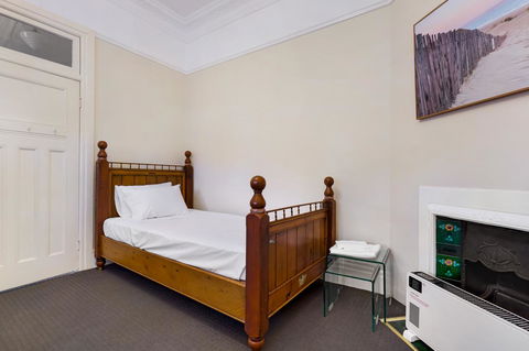 Drummoyne 3 Bedroom Home (62ALE) - Accommodation NT 2