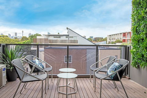 Large Light Luxe 3BDR 2BA Free Parking - Walk To Sydney Uni And RPA - Accommodation NT 4