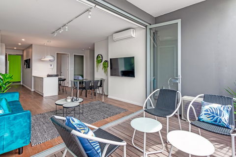 Large Light Luxe 3BDR 2BA Free Parking - Walk To Sydney Uni And RPA - Accommodation NT 1