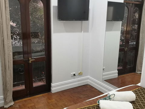 Newtown Cozy Stays - Accommodation NT 33