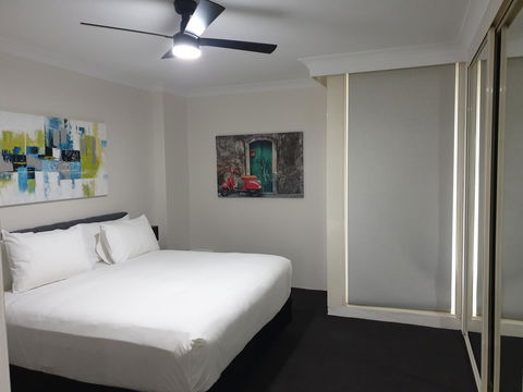Liv Apartments Haymarket - NT Tourism 5