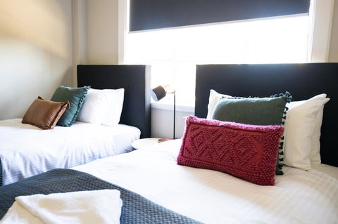 Horse And Jockey Hotel Homebush - Accommodation NT 8