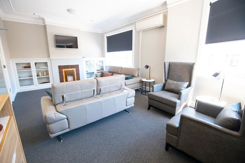 Horse And Jockey Hotel Homebush - Accommodation NT 14